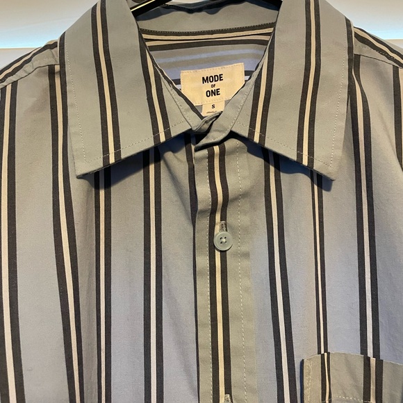 NWT Men’s Mode of One Striped Button Down Shirt - Picture 2 of 5